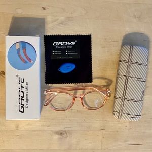 Blue light blocking glasses